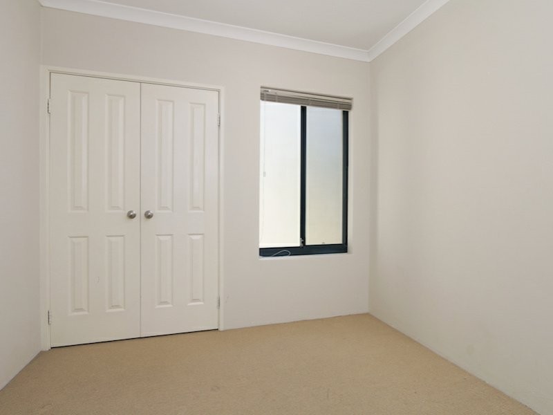 2 Manuel Crescent, Redcliffe WA 6104