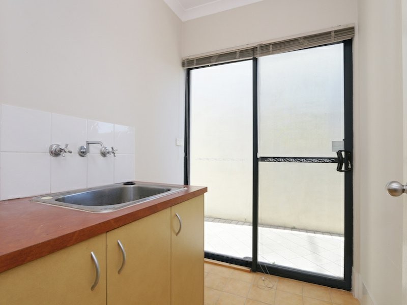 2 Manuel Crescent, Redcliffe WA 6104
