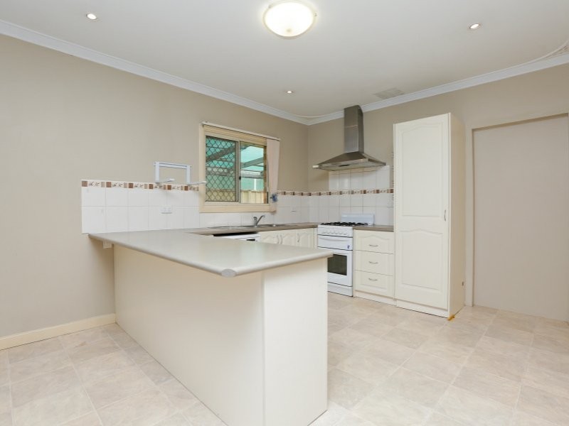 7 Devine Street, Maddington WA 6109