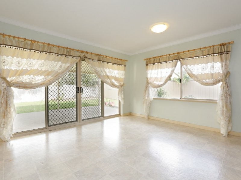 7 Devine Street, Maddington WA 6109