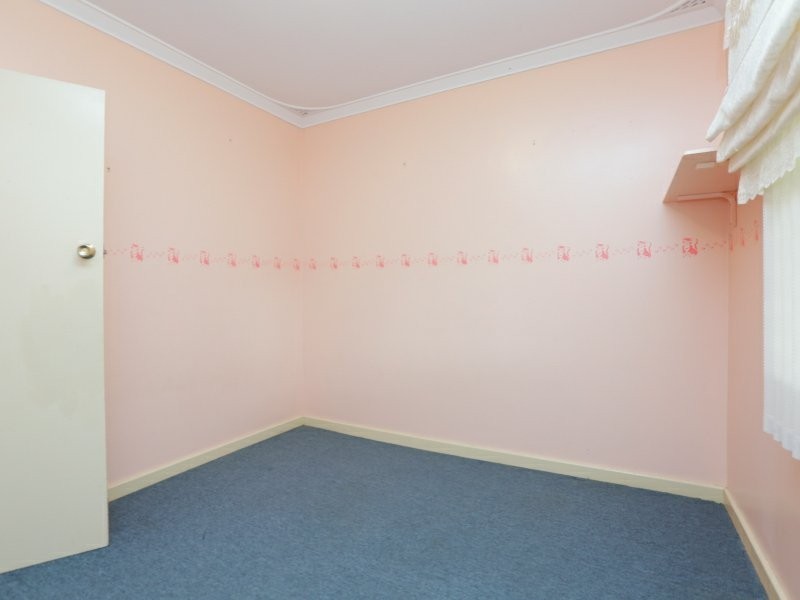 7 Devine Street, Maddington WA 6109