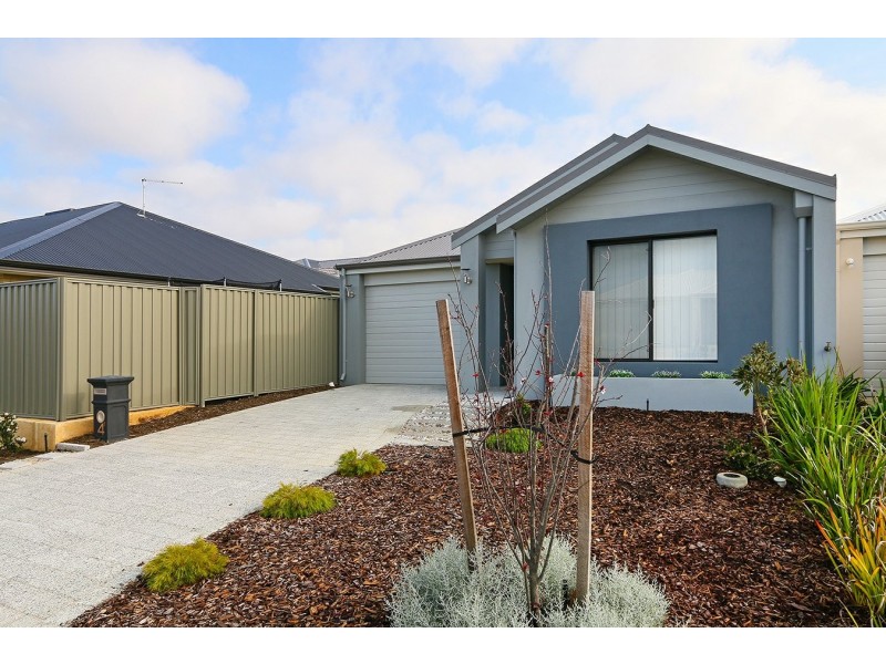 4 Telopea Way, Piara Waters WA 6112