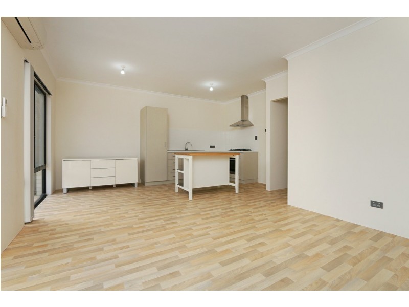 4 Telopea Way, Piara Waters WA 6112