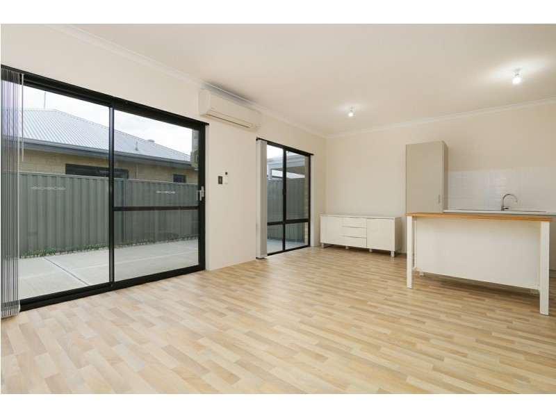 4 Telopea Way, Piara Waters WA 6112