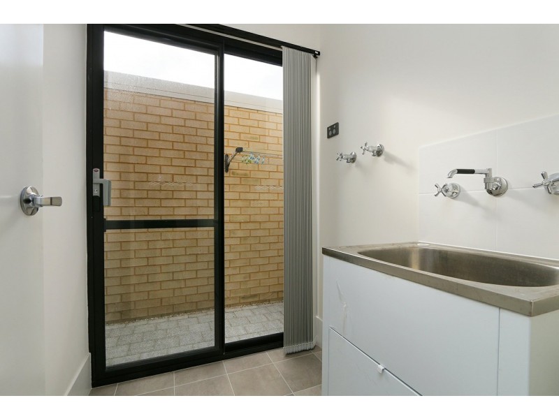 4 Telopea Way, Piara Waters WA 6112