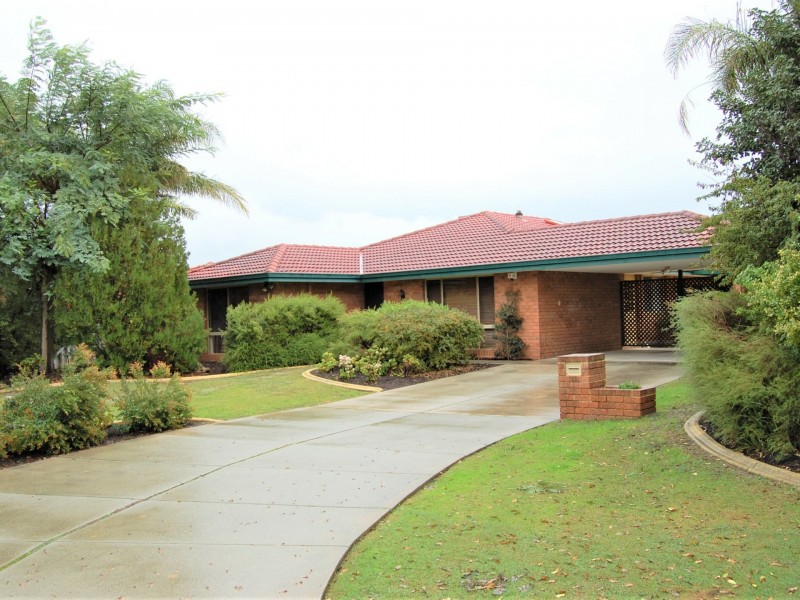 22 Larkspur Place, Thornlie WA 6108