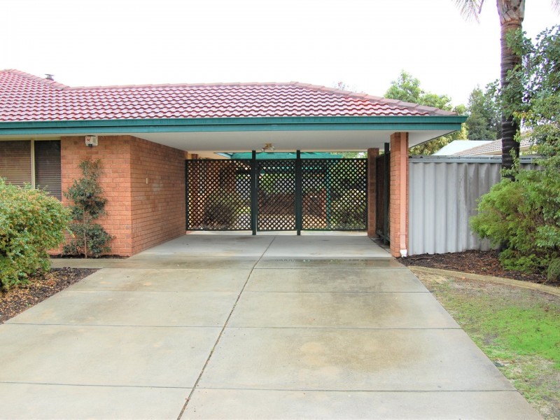 22 Larkspur Place, Thornlie WA 6108