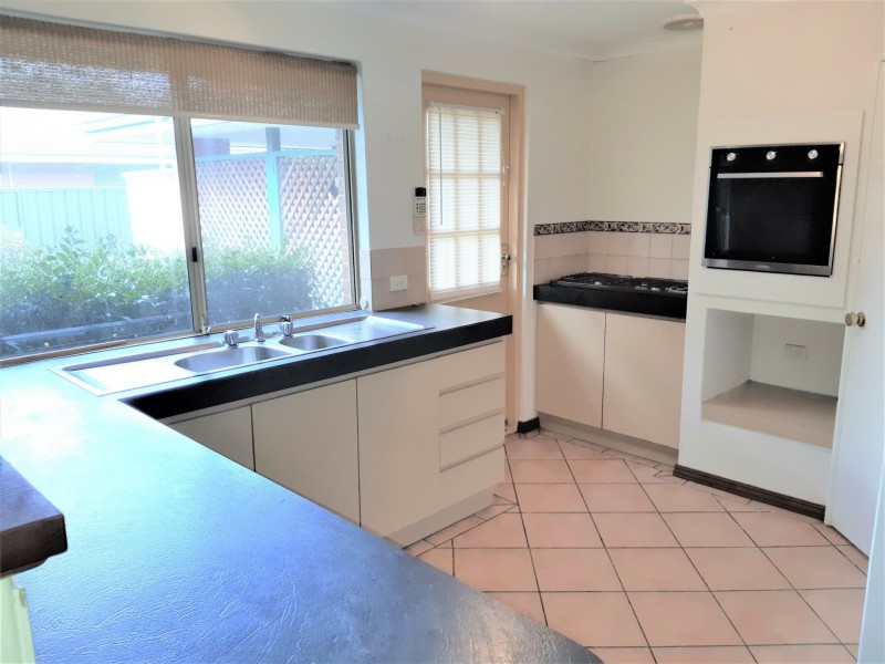 22 Larkspur Place, Thornlie WA 6108