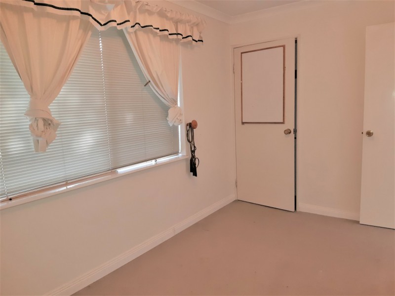 22 Larkspur Place, Thornlie WA 6108