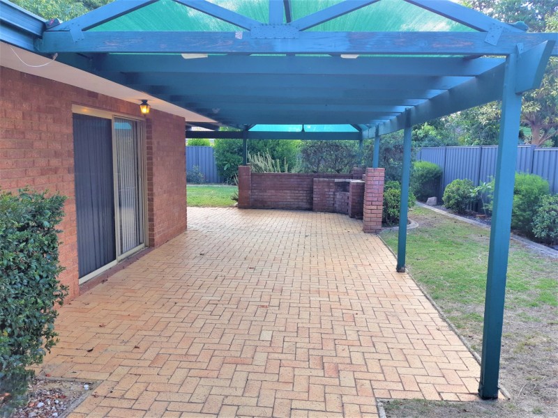 22 Larkspur Place, Thornlie WA 6108