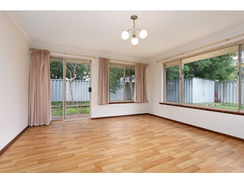 4 Galaxy Way, Carlisle WA 6101