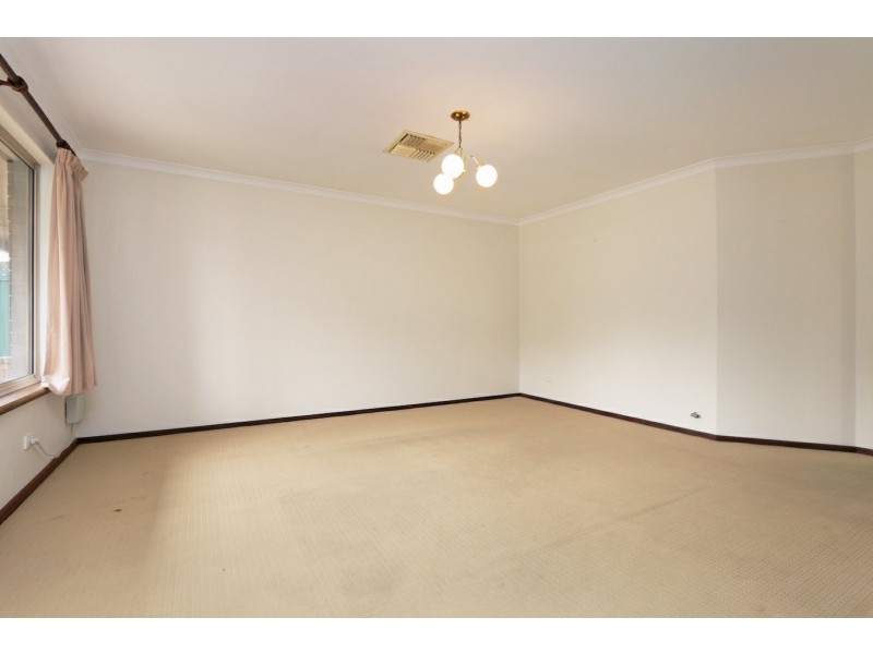 4 Galaxy Way, Carlisle WA 6101