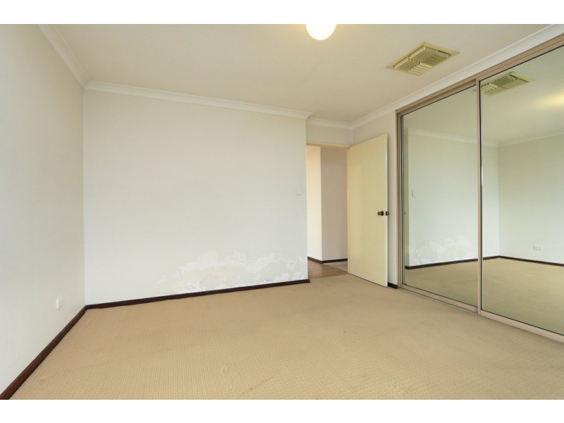 4 Galaxy Way, Carlisle WA 6101