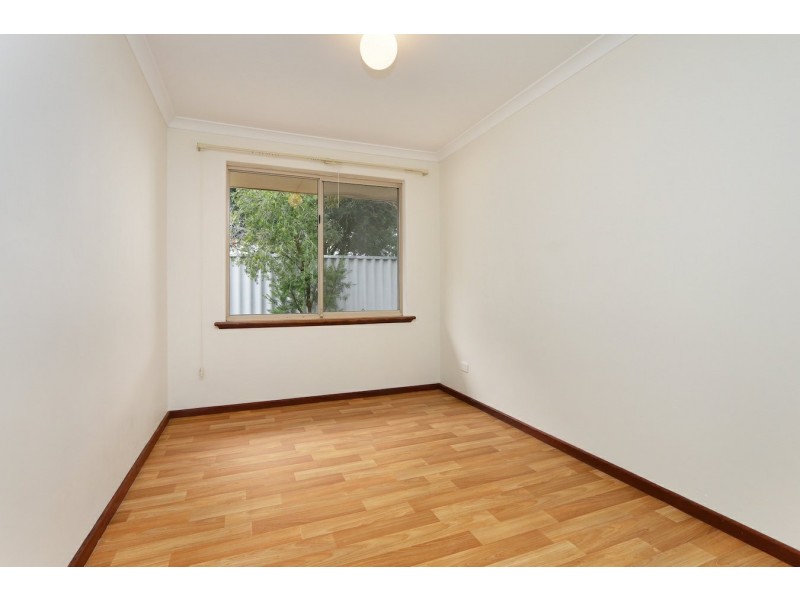 4 Galaxy Way, Carlisle WA 6101