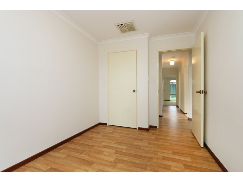 4 Galaxy Way, Carlisle WA 6101