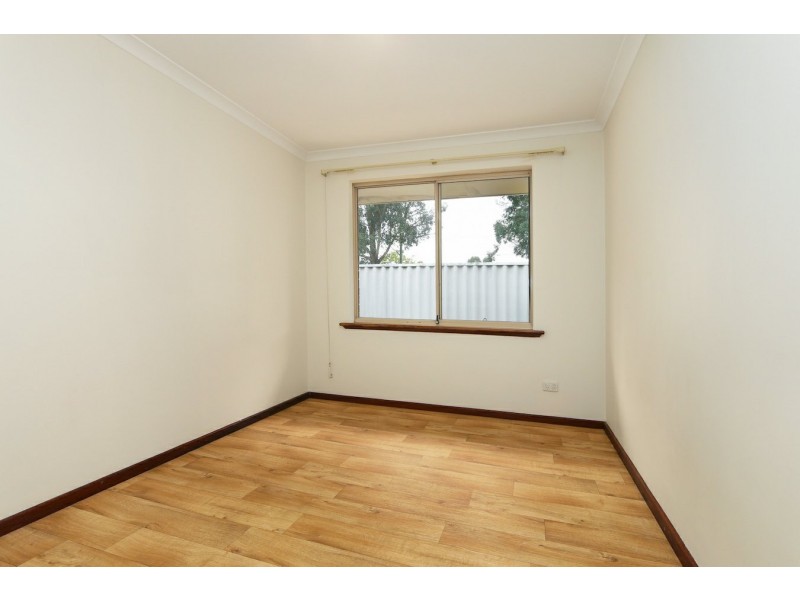 4 Galaxy Way, Carlisle WA 6101