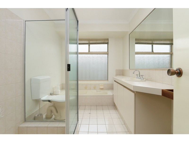 4 Galaxy Way, Carlisle WA 6101