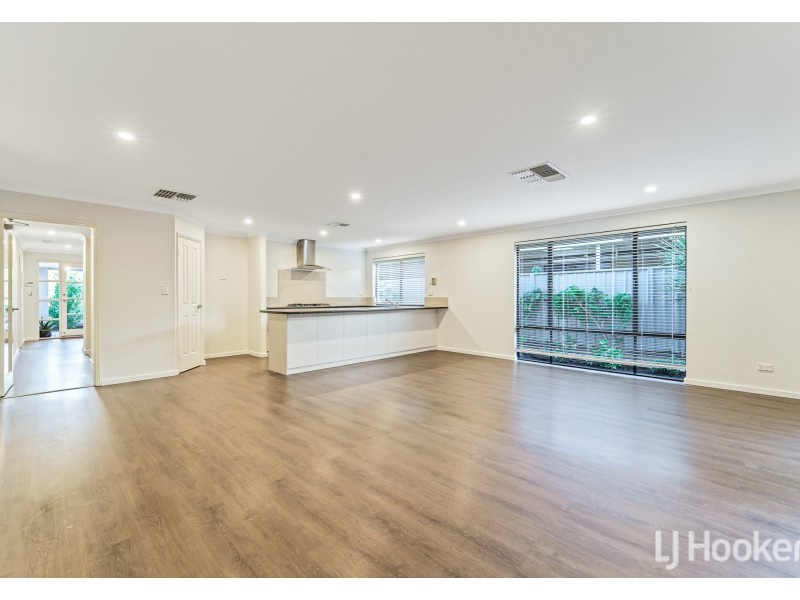 132 Thomas Street, Queens Park WA 6107