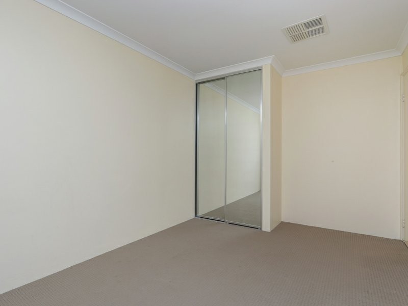 17 Reginald Street, Queens Park WA 6107