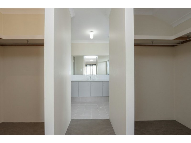 17 Reginald Street, Queens Park WA 6107