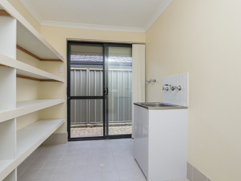 17 Reginald Street, Queens Park WA 6107