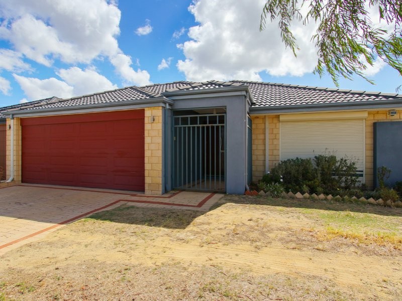 17 Reginald Street, Queens Park WA 6107