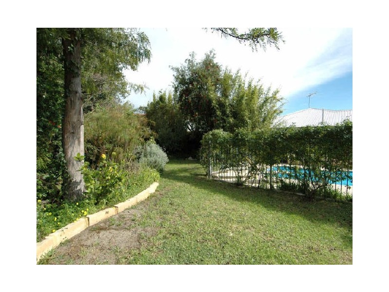 61 Berwick Street, Victoria Park WA 6100