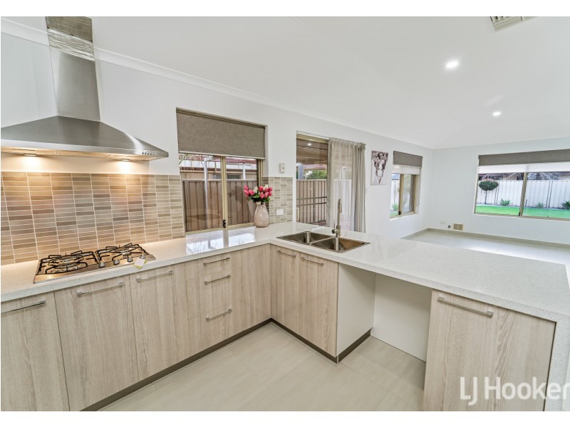 45 Flowerwood Way, Huntingdale WA 6110