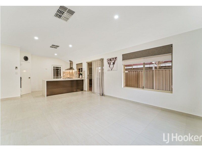 45 Flowerwood Way, Huntingdale WA 6110