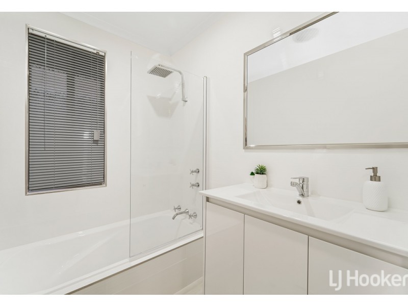 45 Flowerwood Way, Huntingdale WA 6110