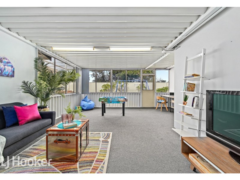 15 Hybanthus Road, Riverton WA 6148