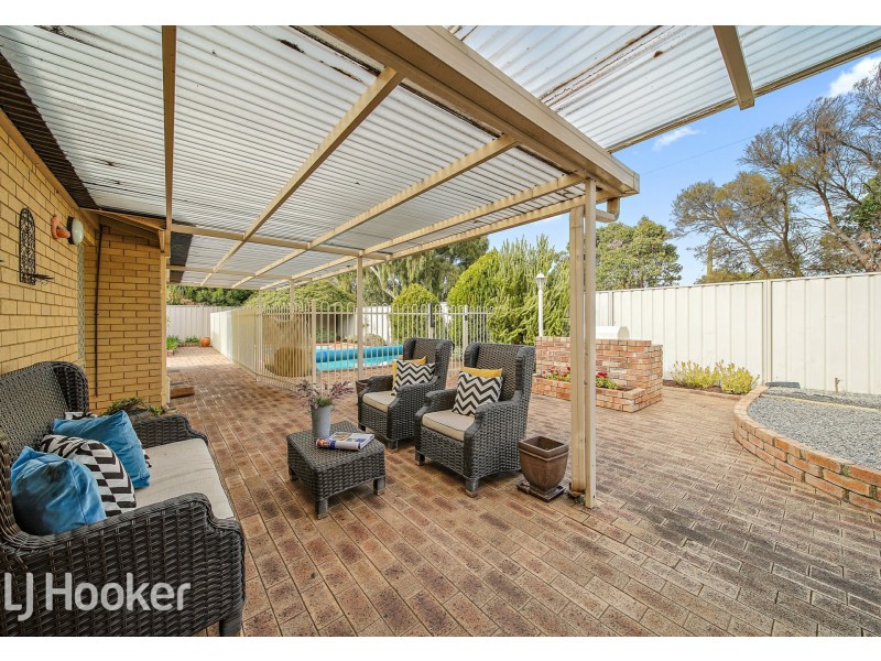 15 Hybanthus Road, Riverton WA 6148