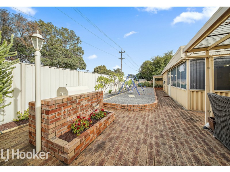 15 Hybanthus Road, Riverton WA 6148