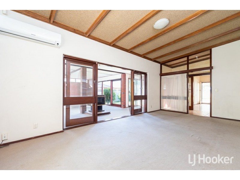 14 Anderson Way, Thornlie WA 6108