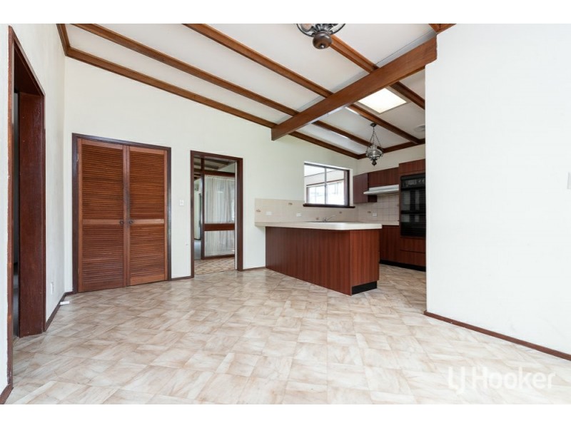 14 Anderson Way, Thornlie WA 6108