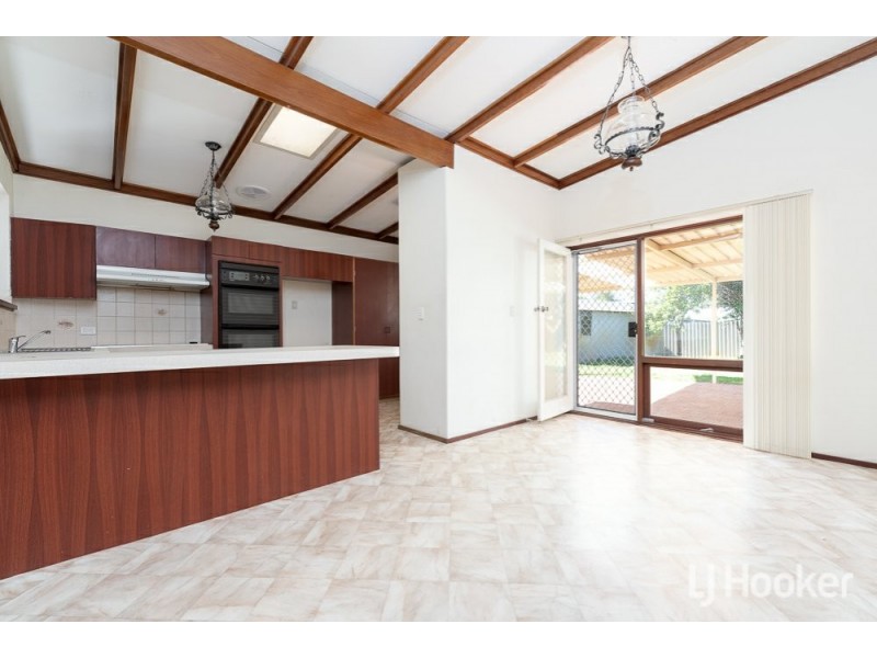 14 Anderson Way, Thornlie WA 6108