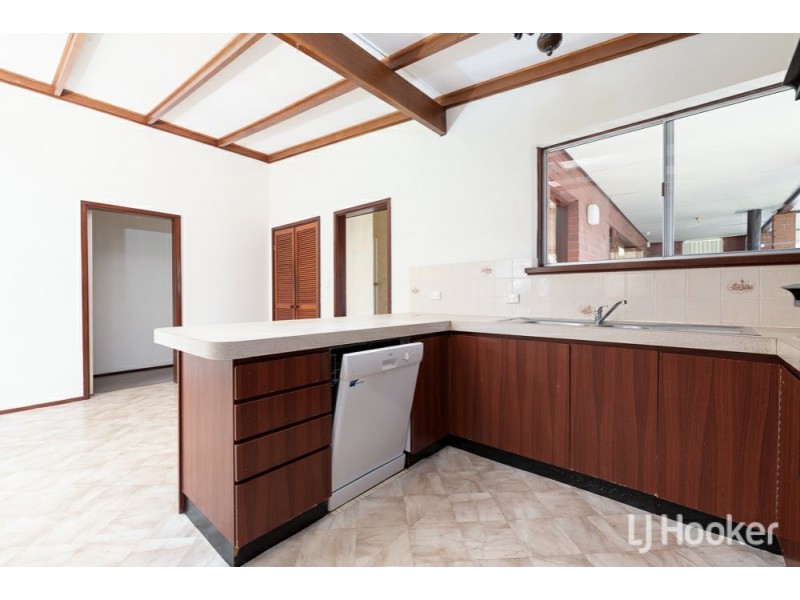 14 Anderson Way, Thornlie WA 6108