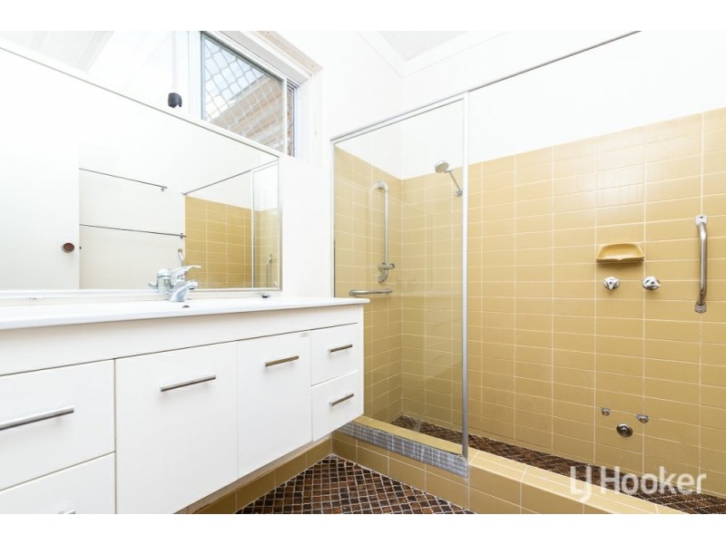 14 Anderson Way, Thornlie WA 6108