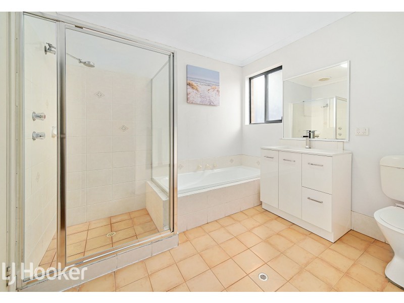 3/12 Stephen Street, Queens Park WA 6107