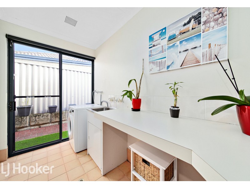 3/12 Stephen Street, Queens Park WA 6107