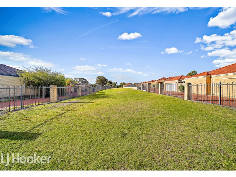 3/12 Stephen Street, Queens Park WA 6107