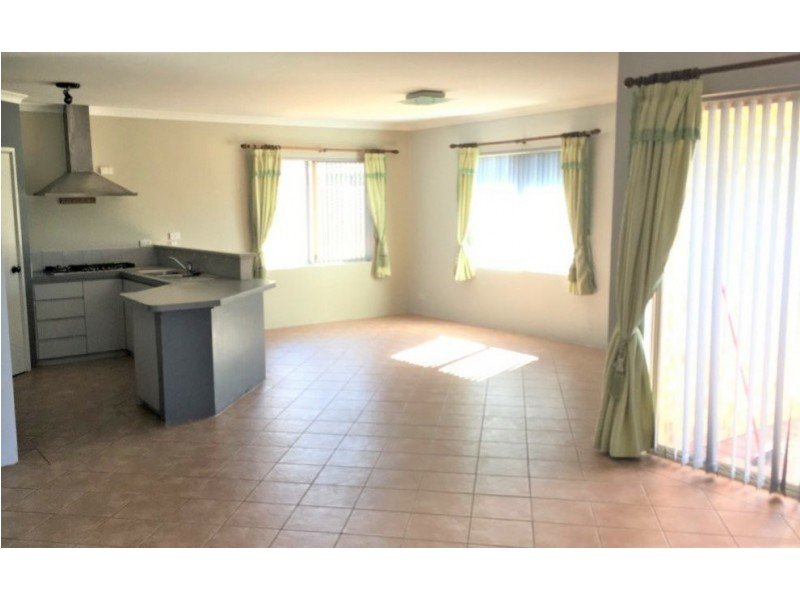 1/2 Cueesun Court, Redcliffe WA 6104