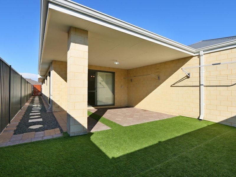 5 Vienta Street, Aveley WA 6069