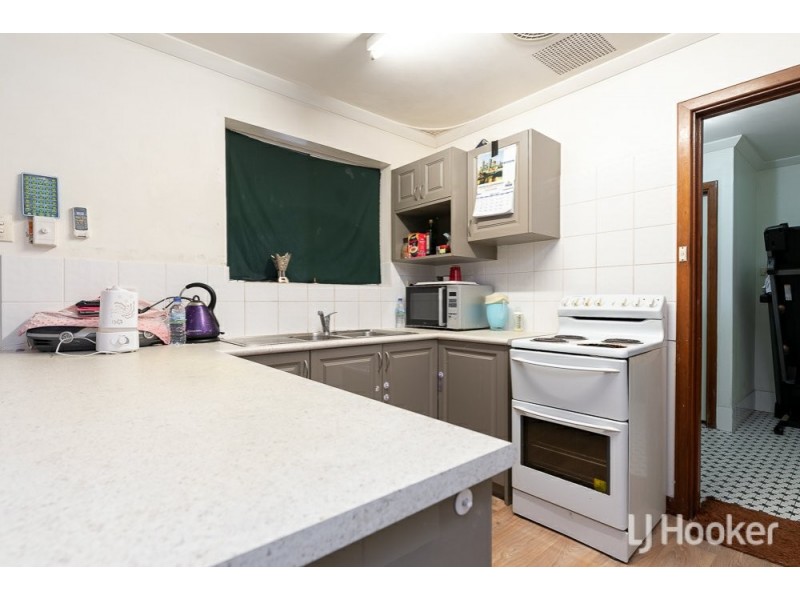 32A Yale Road, Thornlie WA 6108