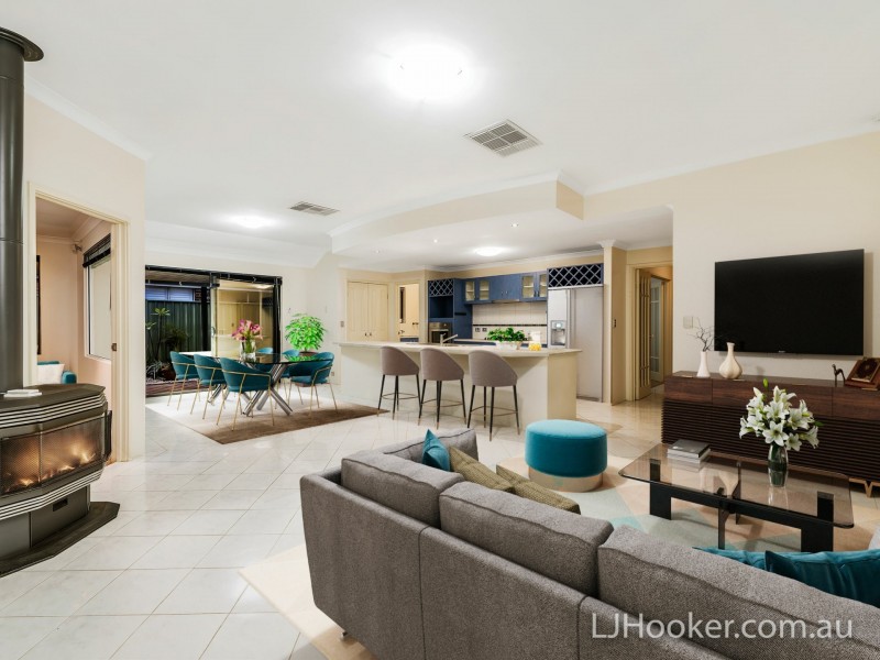 55 Bruce Road, Wattle Grove WA 6107