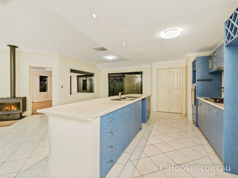 55 Bruce Road, Wattle Grove WA 6107