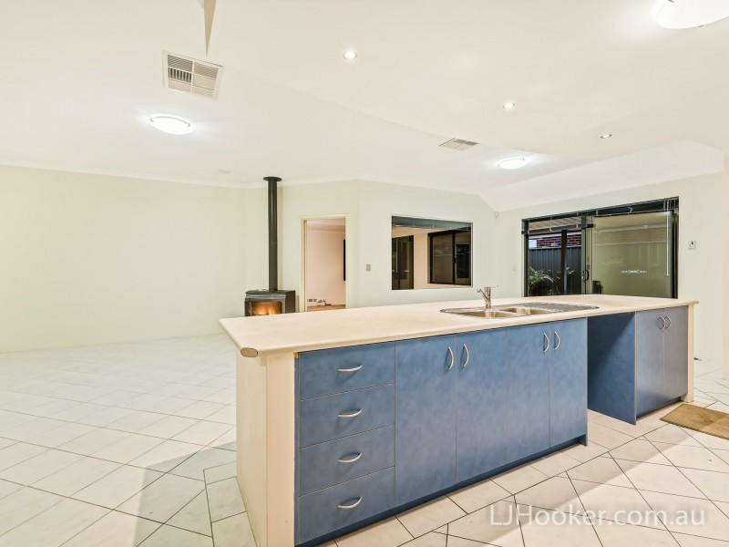 55 Bruce Road, Wattle Grove WA 6107