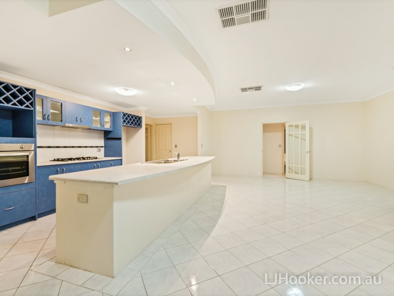 55 Bruce Road, Wattle Grove WA 6107