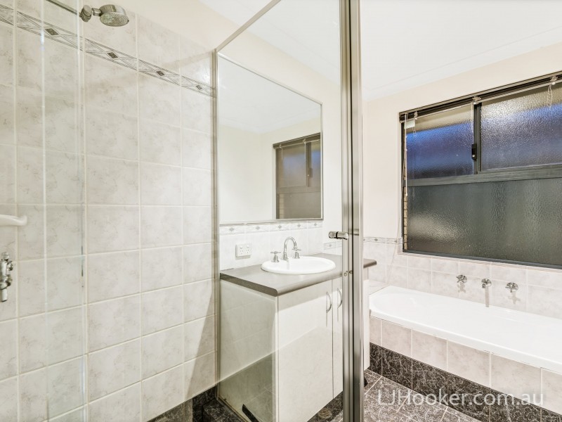 55 Bruce Road, Wattle Grove WA 6107