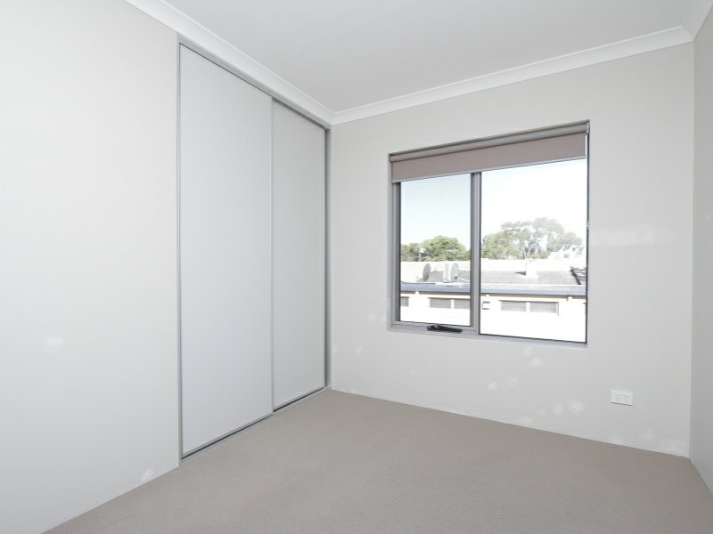 16/148 Railway Parade, Queens Park WA 6107